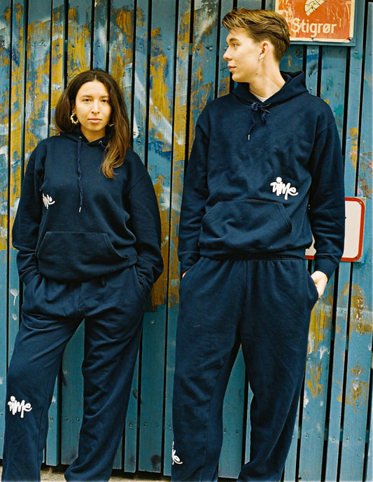 NAVY CLASSIC HOODIE